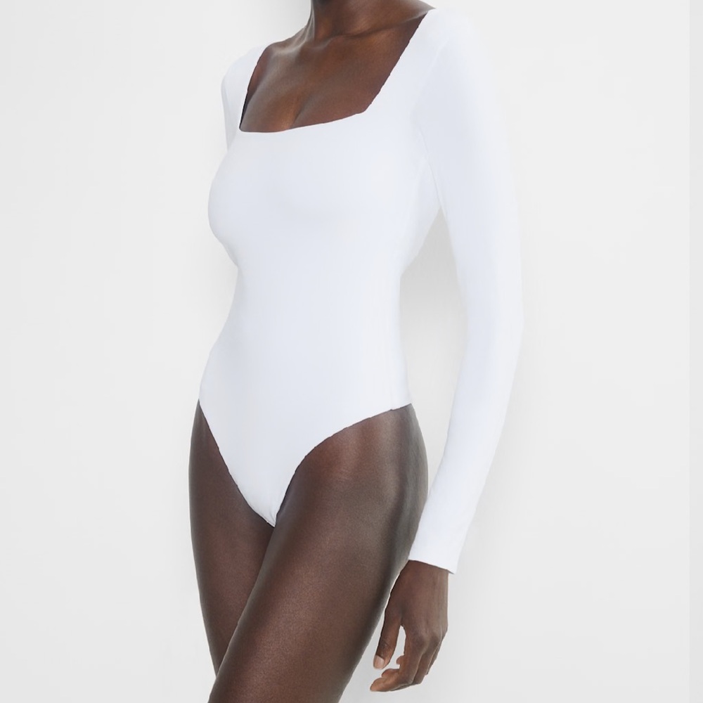 Aritzia Contour White Long Sleeve Squareneck Bodysuit XS